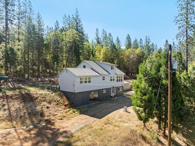 2016 Sykes Creek Road, Rogue River, OR 97537