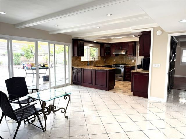 2705 N Kennedy, Orange, CA 92865
