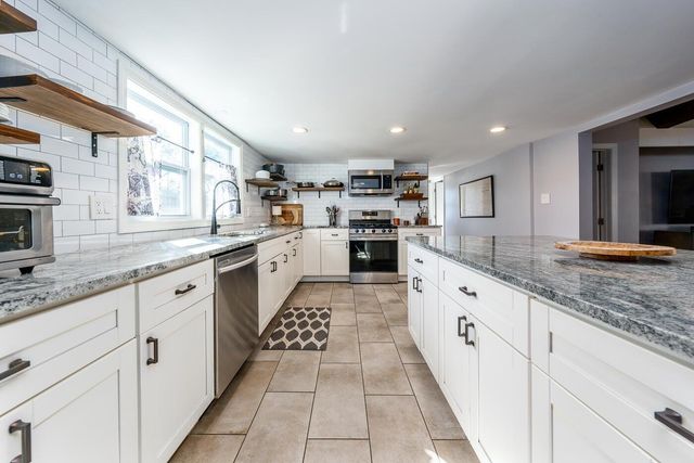 125 Main Street 3, Dennis Port, MA 02639