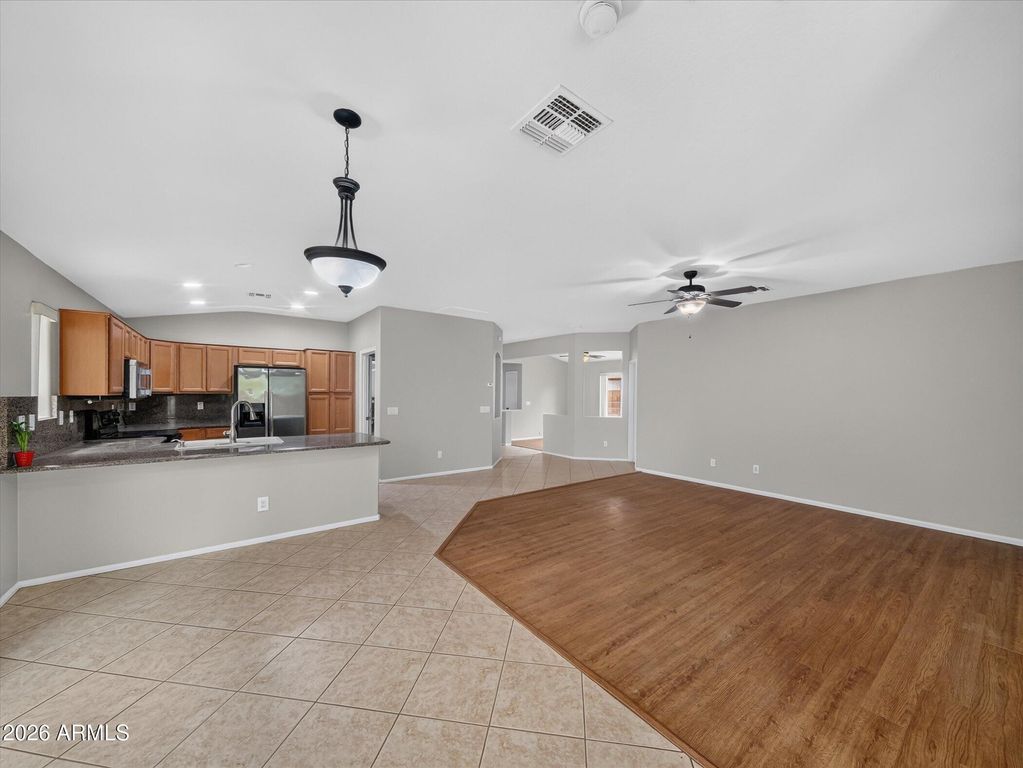 633 E LESLIE Avenue, San Tan Valley, AZ 85140 — photo 5