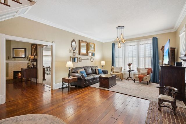 605 E LAKEVIEW AVENUE, Eustis, FL 32726