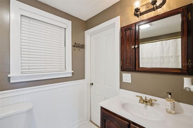 605 E LAKEVIEW AVENUE, Eustis, FL 32726