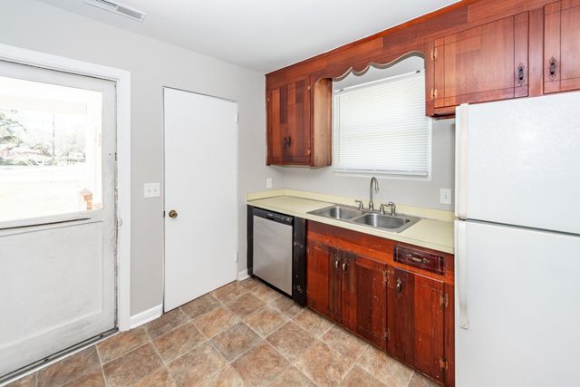 903 Yorktown Drive, Charleston, SC 29412