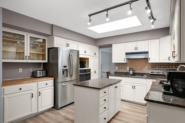 6620 Limerick Lane, Edina, MN 55439