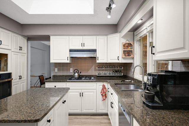 6620 Limerick Lane, Edina, MN 55439