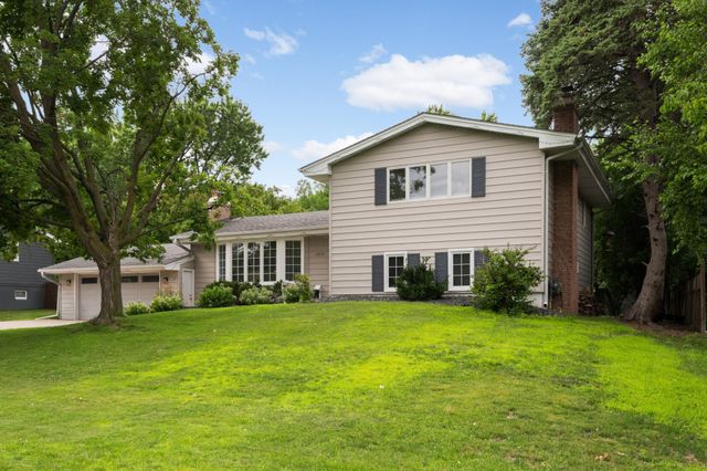 6620 Limerick Lane, Edina, MN 55439