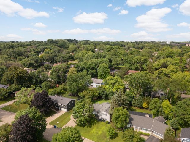 6620 Limerick Lane, Edina, MN 55439