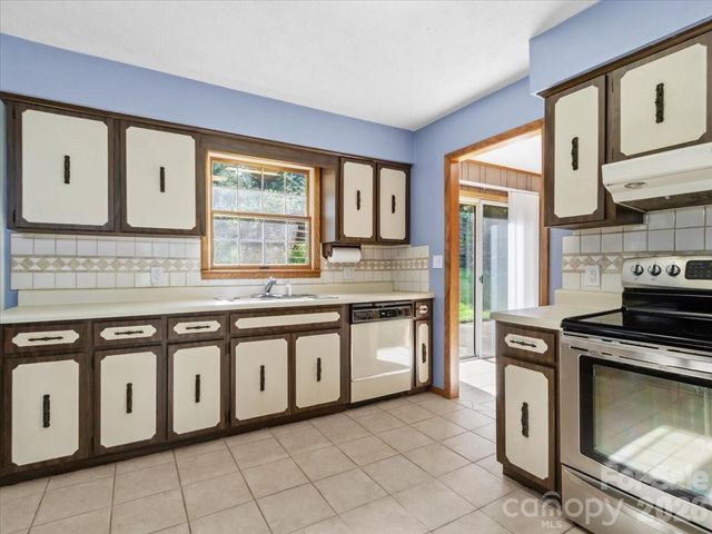 235 Rolling Ridge Loop, Burnsville, NC 28714