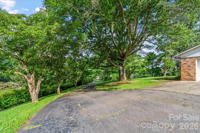 235 Rolling Ridge Loop, Burnsville, NC 28714
