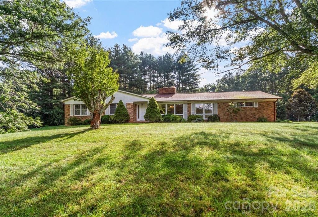 235 Rolling Ridge Loop, Burnsville, NC 28714