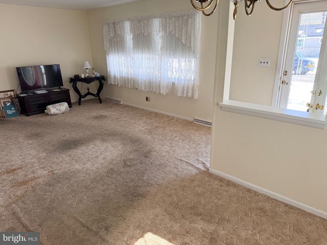 310 OAKWOOD DR, Newfield, NJ 08344