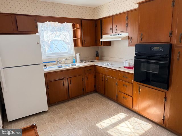 310 OAKWOOD DR, Newfield, NJ 08344