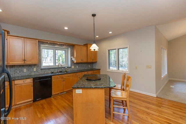 253 Devonshire Avenue W, West End, NC 27376