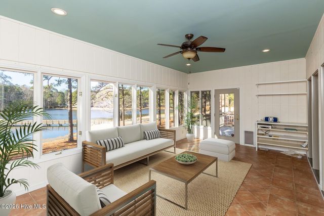 253 Devonshire Avenue W, West End, NC 27376