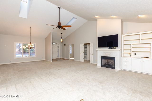 253 Devonshire Avenue W, West End, NC 27376