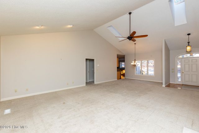 253 Devonshire Avenue W, West End, NC 27376