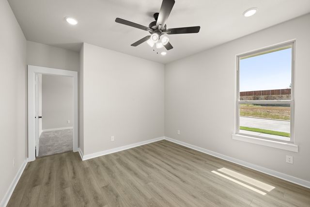 809 Alderwood Drive, Red Oak, TX 75154