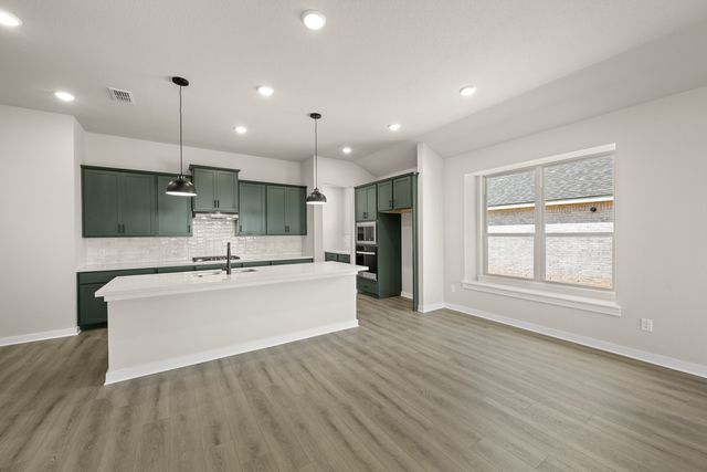 809 Alderwood Drive, Red Oak, TX 75154