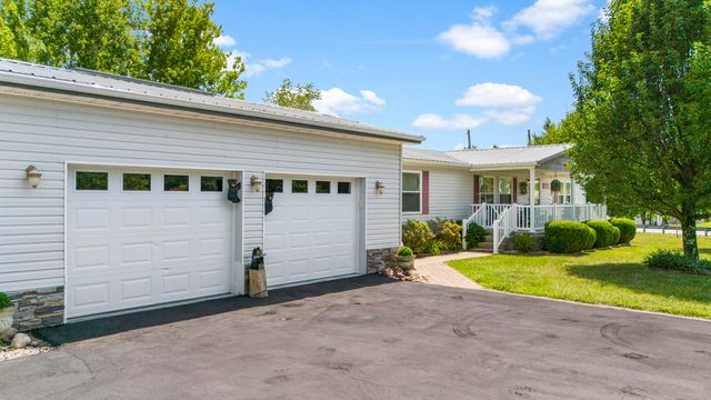 26 Hickory Road, West Liberty, KY 41472