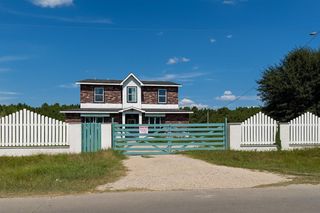 805 County Road 3550, Cleveland, TX 77327
