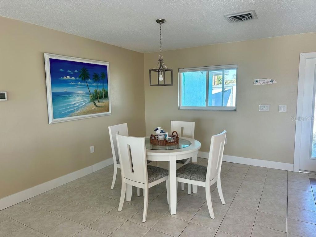 Image 11 of property listing at 1490 JANET PLACE, Englewood, FL 34223