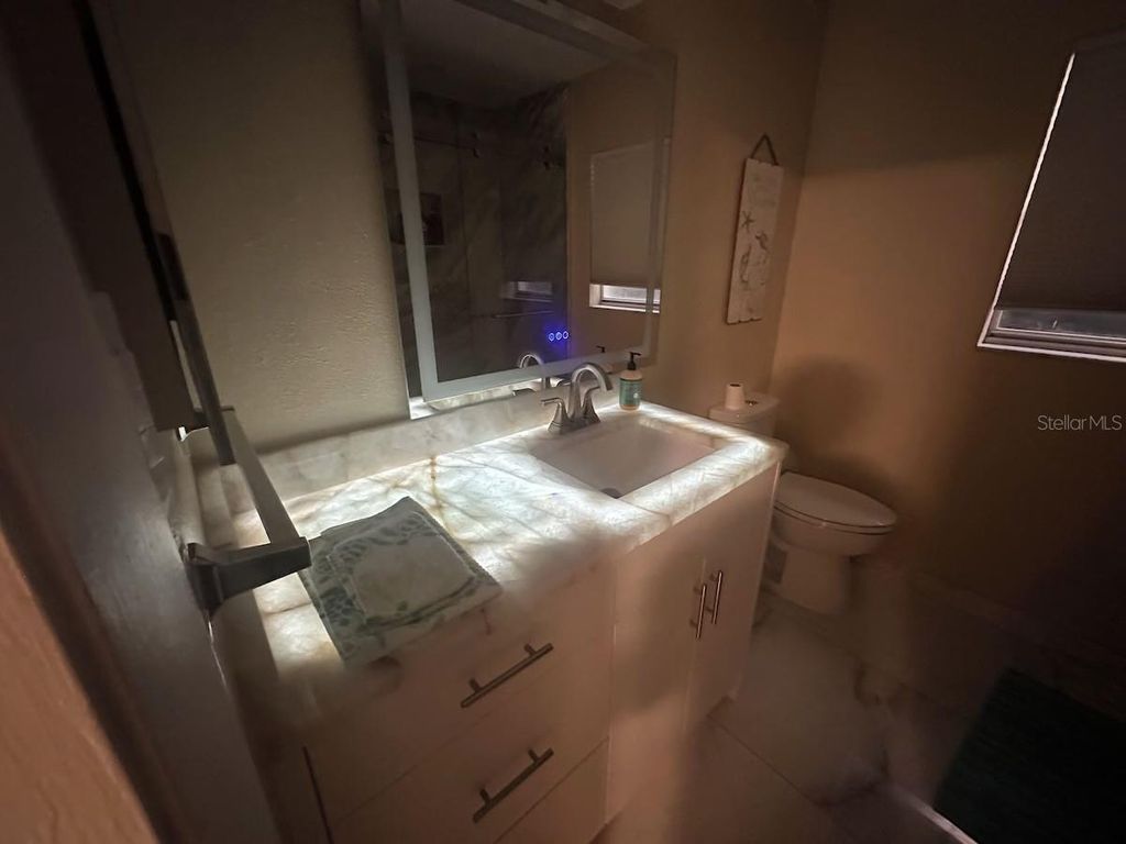 Image 7 of property listing at 1490 JANET PLACE, Englewood, FL 34223