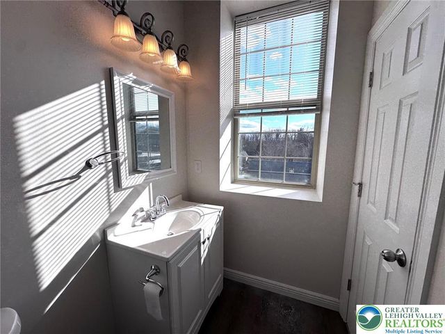 374 West Main Street 204, Bath Boro, PA 18014