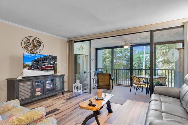 97652 Overseas Hwy Apt M8, Key Largo, FL 33037