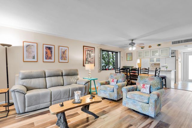 97652 Overseas Hwy Apt M8, Key Largo, FL 33037