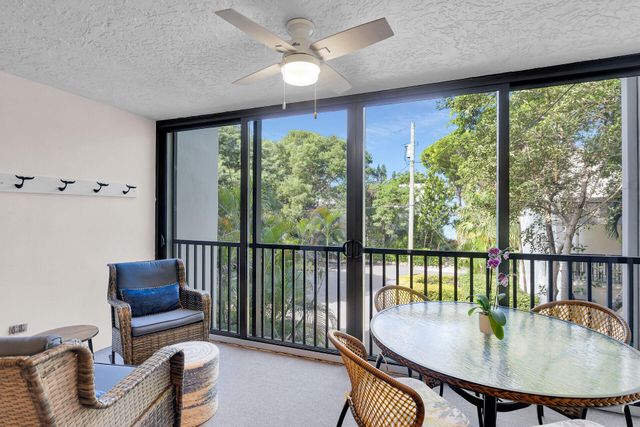 97652 Overseas Hwy Apt M8, Key Largo, FL 33037