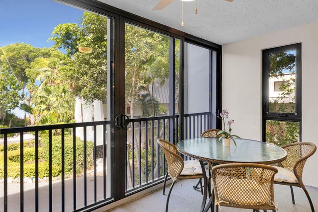 97652 Overseas Hwy Apt M8, Key Largo, FL 33037