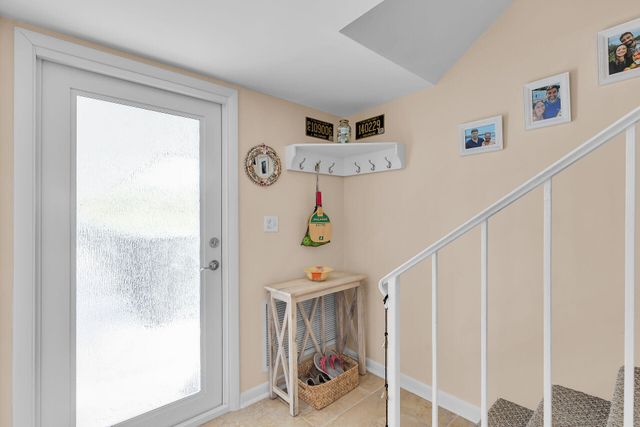 97652 Overseas Hwy Apt M8, Key Largo, FL 33037