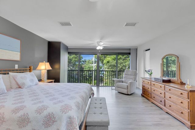 97652 Overseas Hwy Apt M8, Key Largo, FL 33037