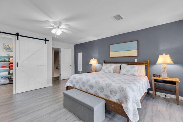 97652 Overseas Hwy Apt M8, Key Largo, FL 33037