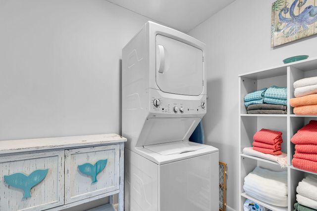 97652 Overseas Hwy Apt M8, Key Largo, FL 33037