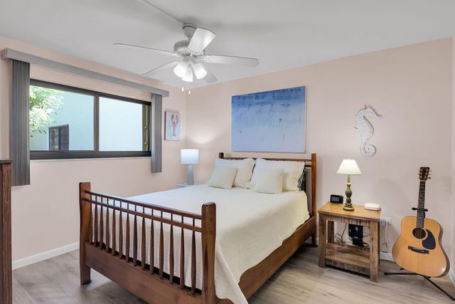 97652 Overseas Hwy Apt M8, Key Largo, FL 33037