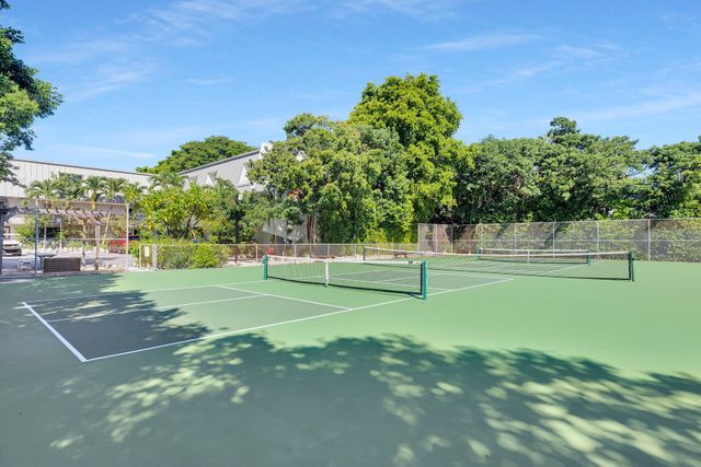 97652 Overseas Hwy Apt M8, Key Largo, FL 33037