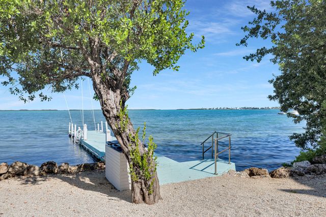 97652 Overseas Hwy Apt M8, Key Largo, FL 33037