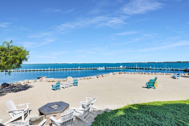 97652 Overseas Hwy Apt M8, Key Largo, FL 33037