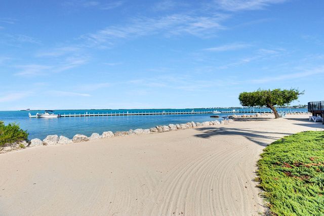 97652 Overseas Hwy Apt M8, Key Largo, FL 33037