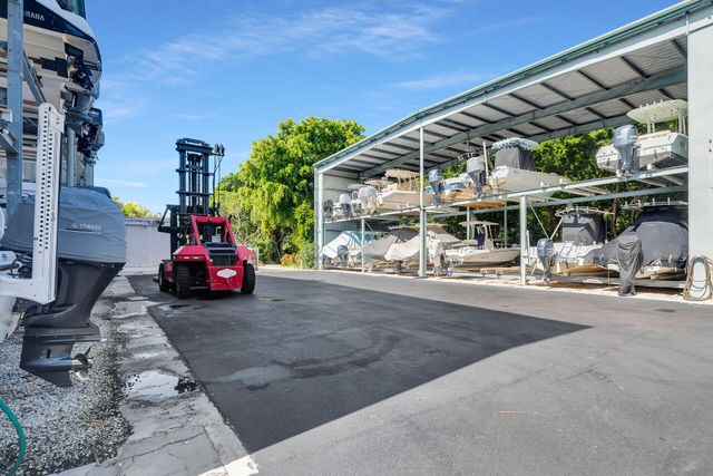 97652 Overseas Hwy Apt M8, Key Largo, FL 33037