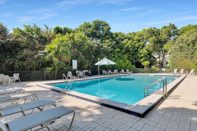 97652 Overseas Hwy Apt M8, Key Largo, FL 33037