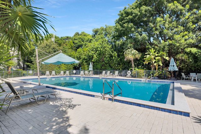 97652 Overseas Hwy Apt M8, Key Largo, FL 33037