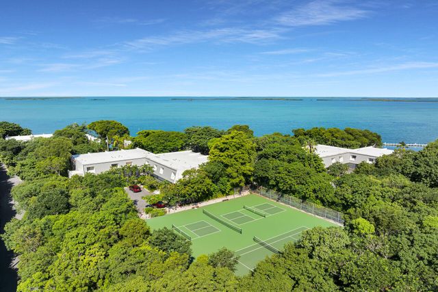 97652 Overseas Hwy Apt M8, Key Largo, FL 33037