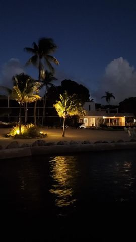 97652 Overseas Hwy Apt M8, Key Largo, FL 33037