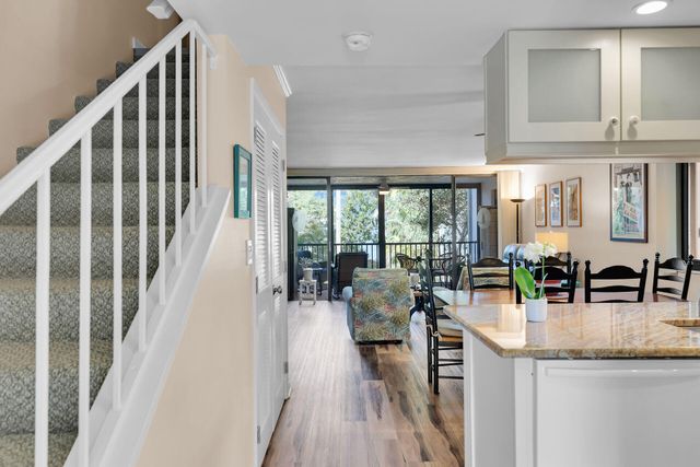 97652 Overseas Hwy Apt M8, Key Largo, FL 33037