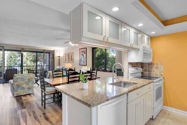 97652 Overseas Hwy Apt M8, Key Largo, FL 33037