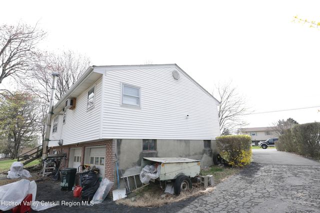 11 Ona Lane, New Windsor, NY 12553