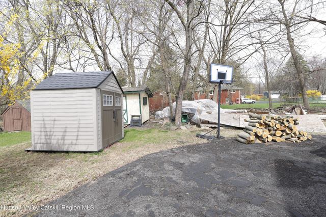 11 Ona Lane, New Windsor, NY 12553