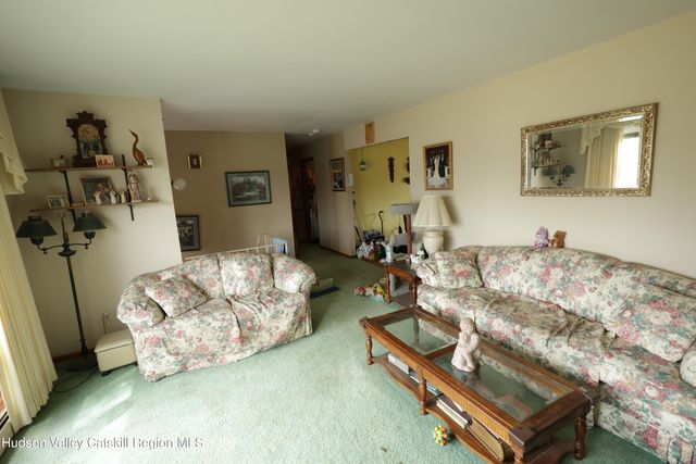 11 Ona Lane, New Windsor, NY 12553